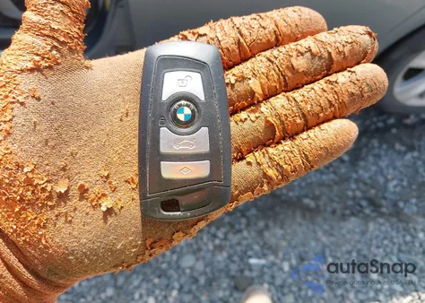 2011 BMW 528I z USA, uszkodzony, nr VIN WBAFR1C5XBC747908